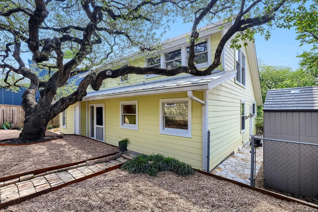 Photo of 1701 Alameda DR