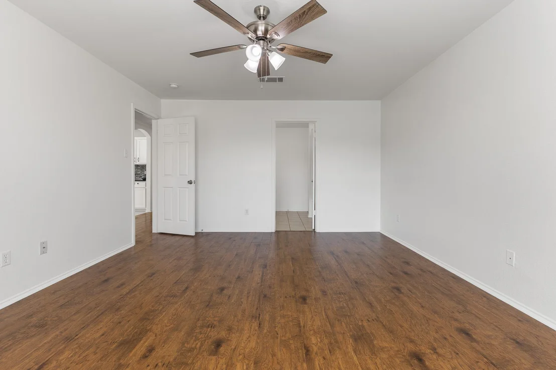 Photo of 406 Golden Gate DR