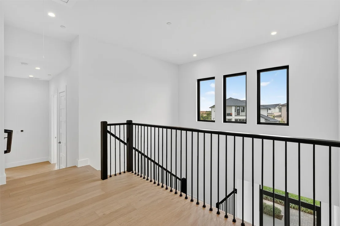 Photo of 10105 Milky Way DR