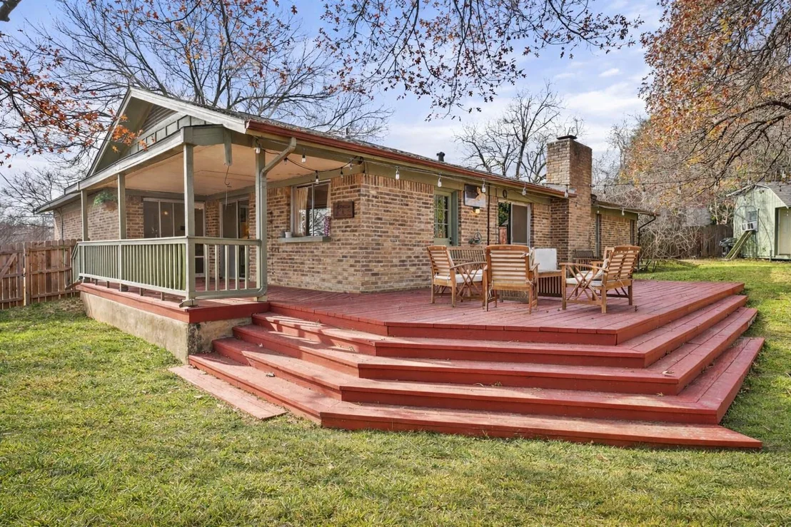 Photo of 902 Clearwater CIR