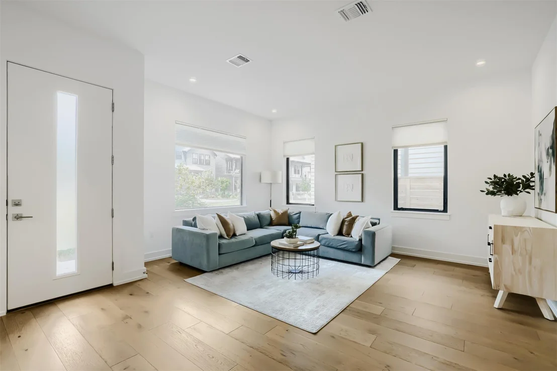 Photo of 3811 Taniguchi ST