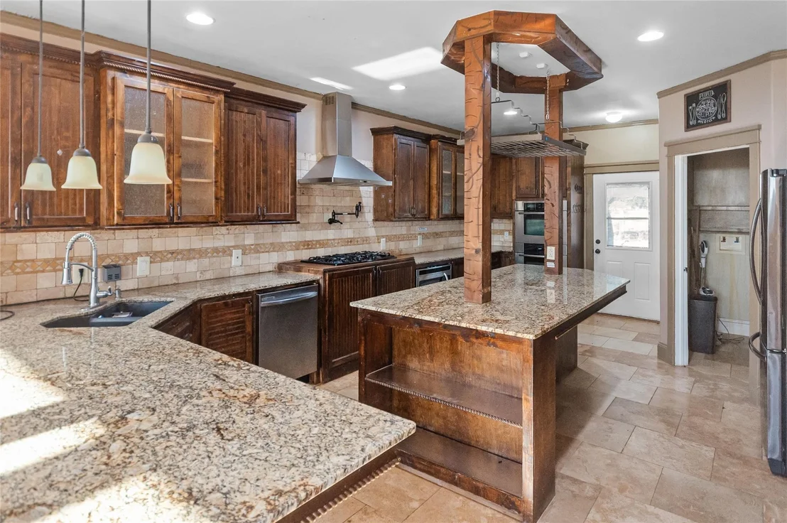 Photo of 6588 Starks RD