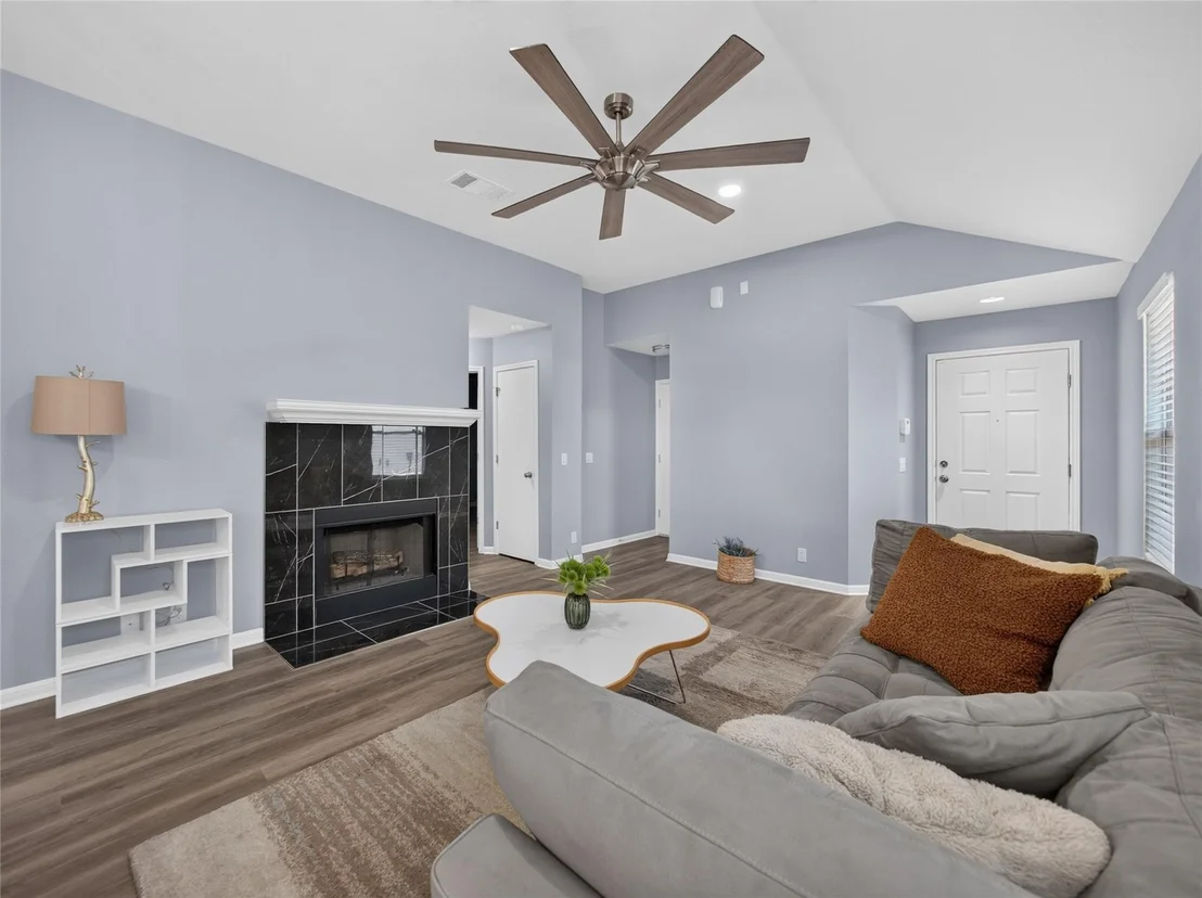 Photo of 14303 Cummins WAY