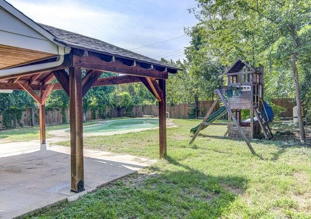 Photo of 6905 Drexel DR