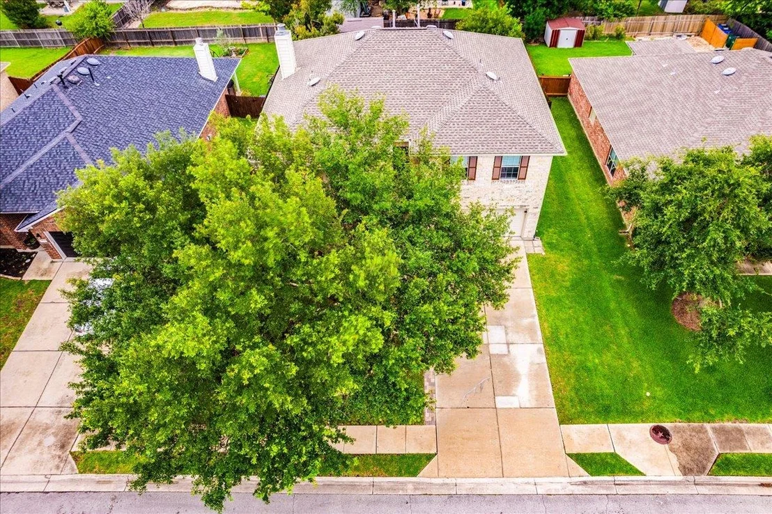 Photo of 18717 Shoreless DR