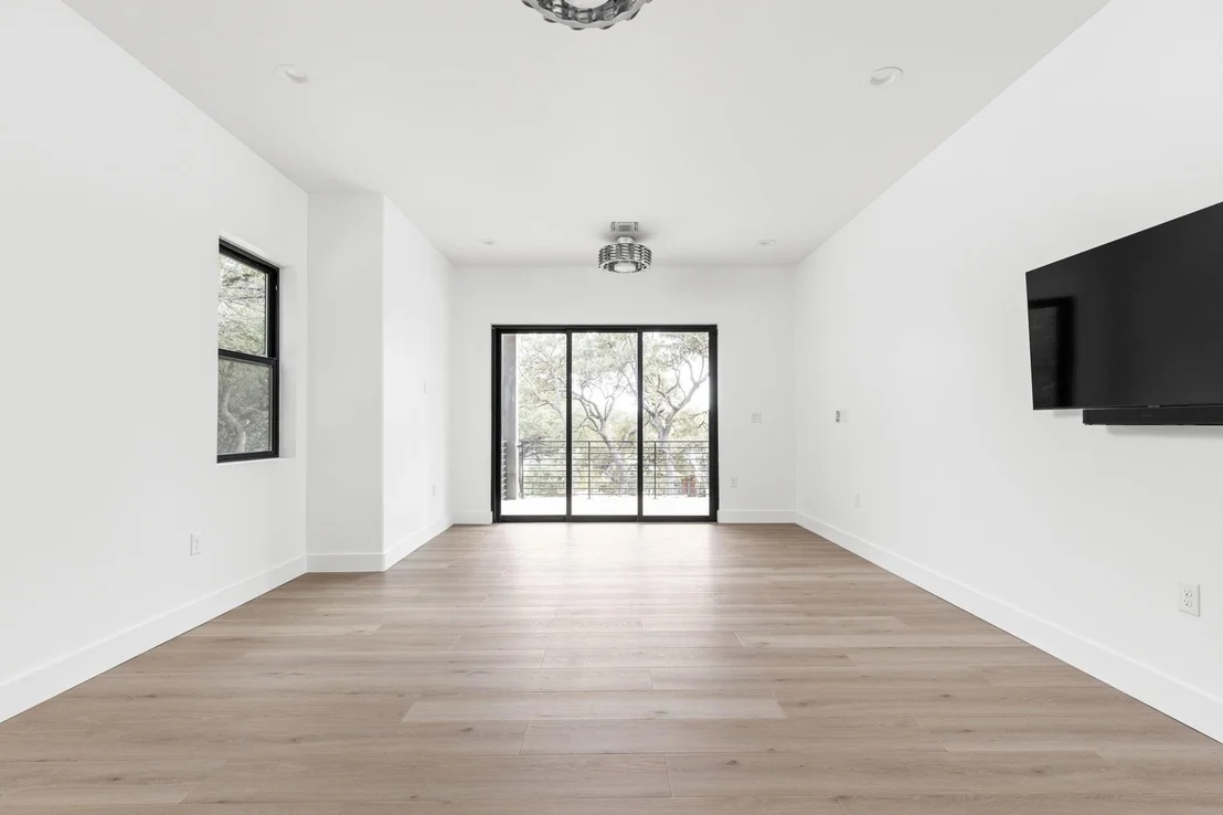 Photo of 1105 Oak Hurst RD