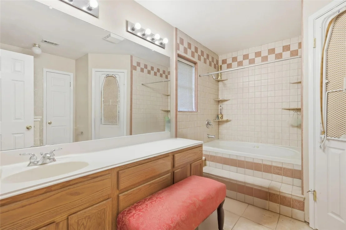 Photo of 1427 Crete LN