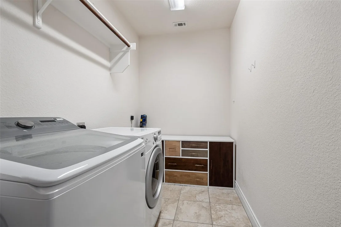 Photo of 624 Anfield CIR