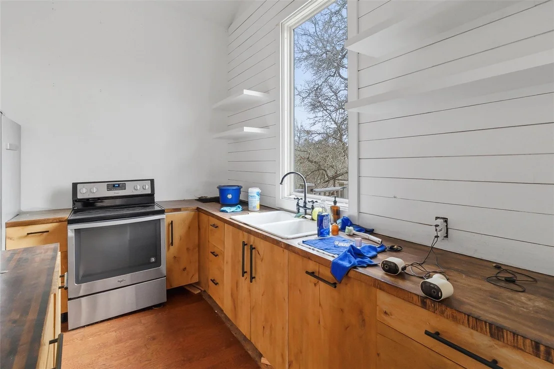 Photo of 323 Cedar LN