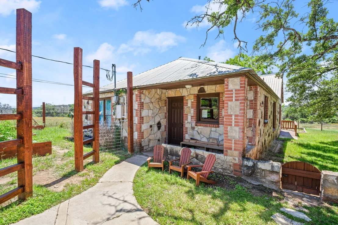 Photo of 525 Pace Bend RD N
