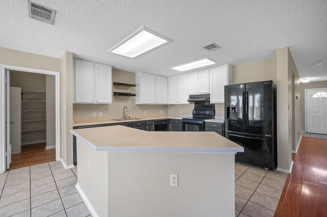 Photo of 2220 Kaiser DR