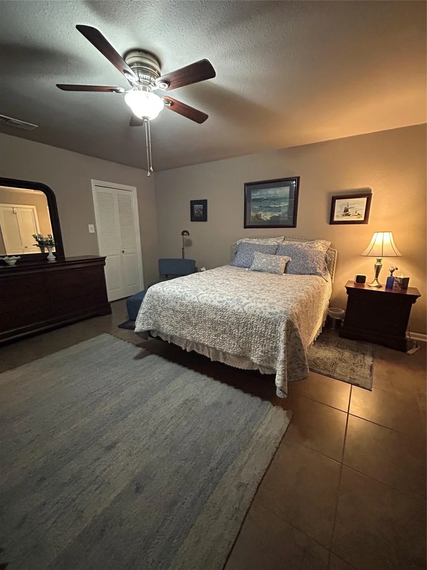 Photo of Unit D at 11121 Pinehurst DR