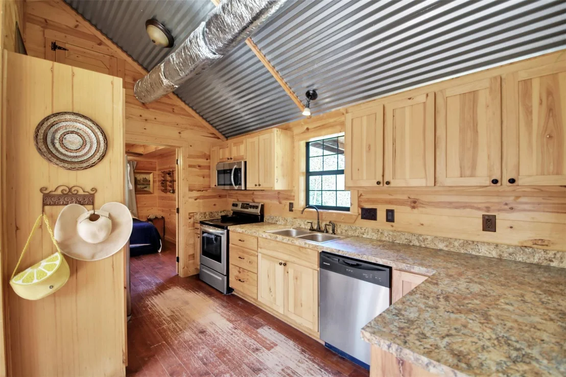 Photo of 1205 Private Road 7016 RD