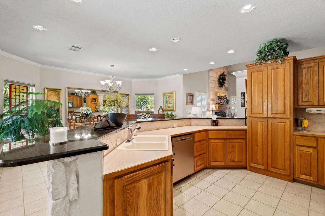 Photo of 813 Lacey Oak CIR