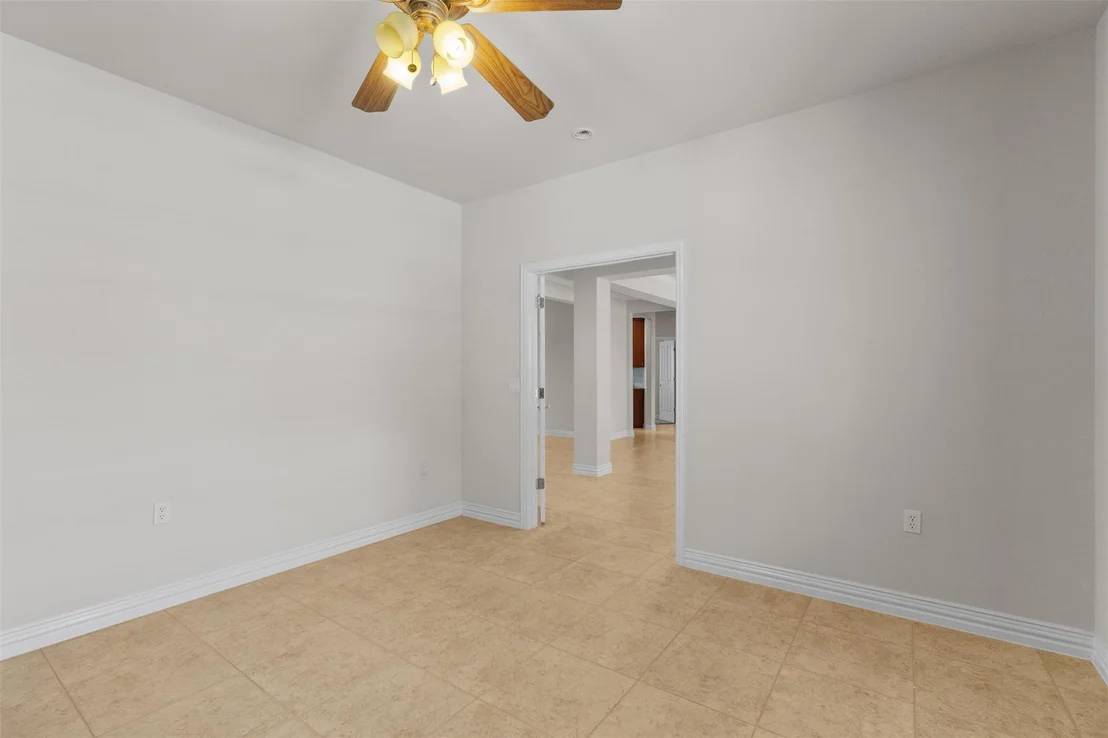 Photo of 106 Angelina CV
