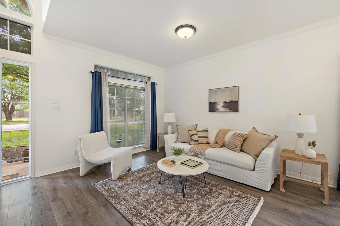 Photo of 900 Laurel CV