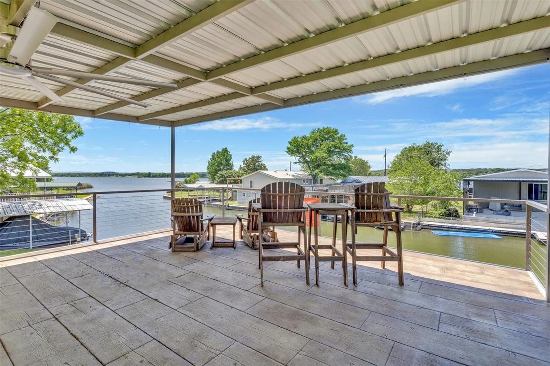 Photo of 702 Liveoak RD