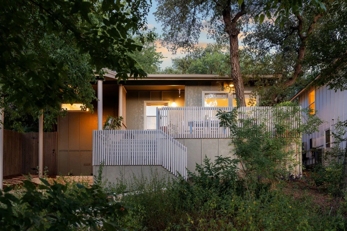 Photo of 2007 Alameda DR