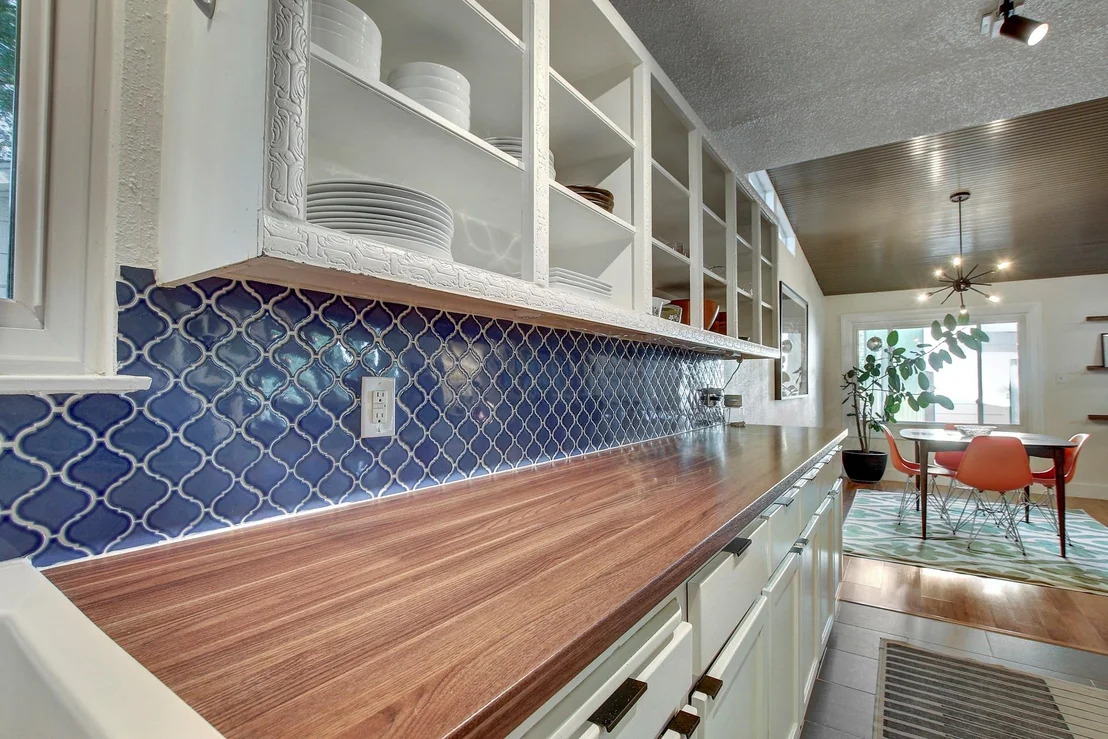 Photo of 7110 Whispering Oaks DR
