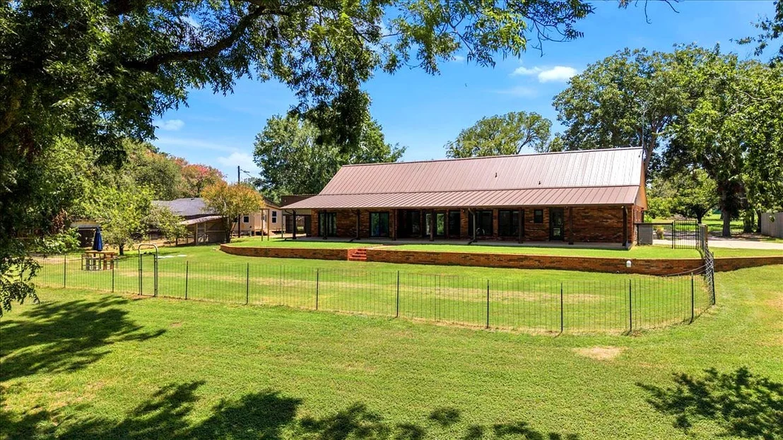 Photo of 154 Shoreline DR