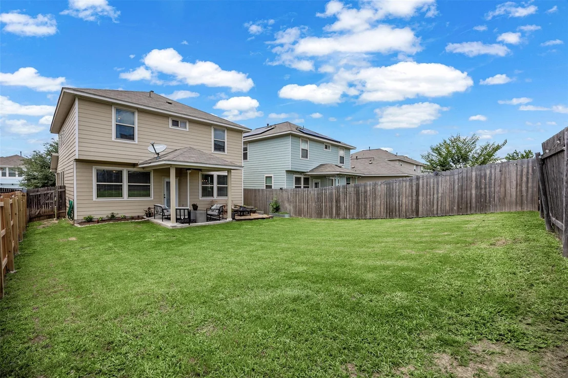 Photo of 230 Eagle Brook LN