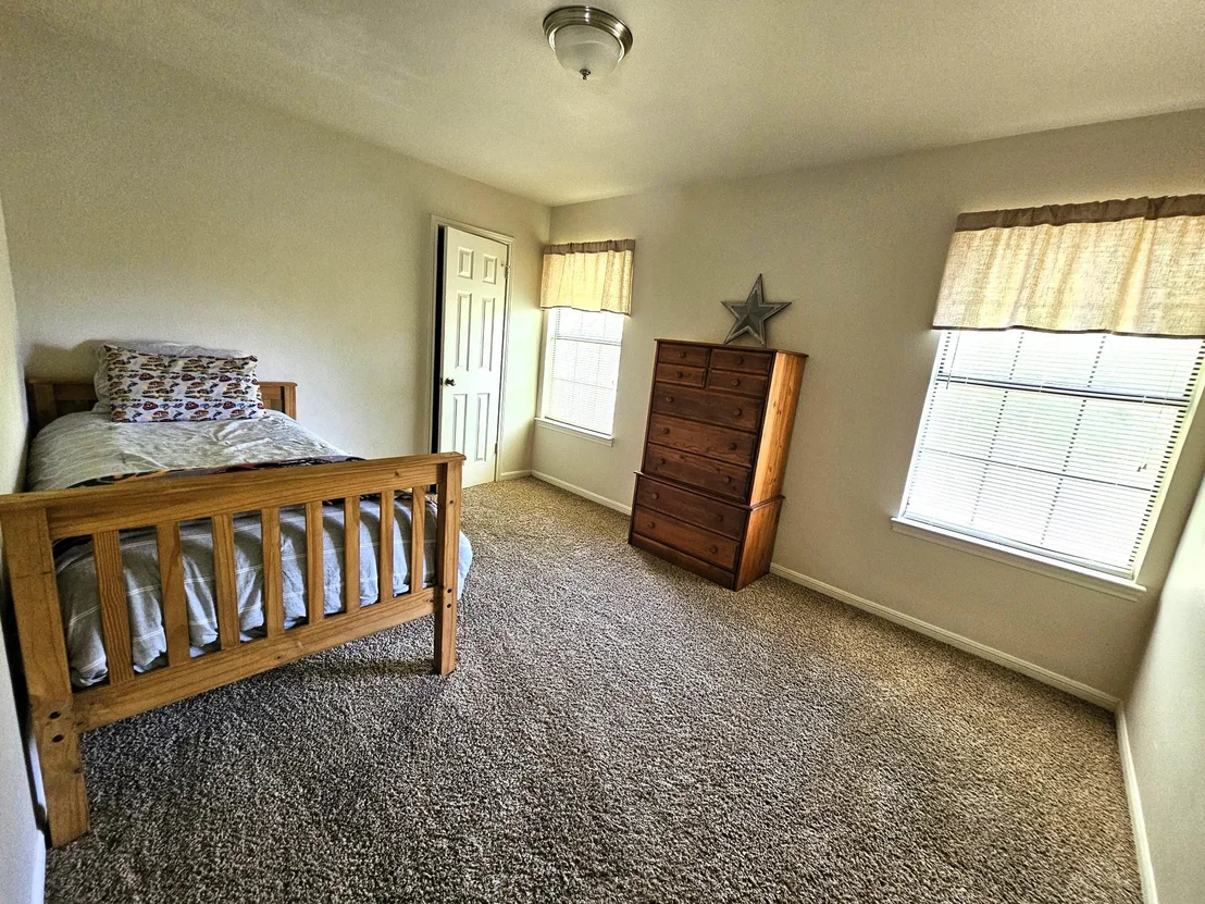 Photo of 1202 Bowen Ave