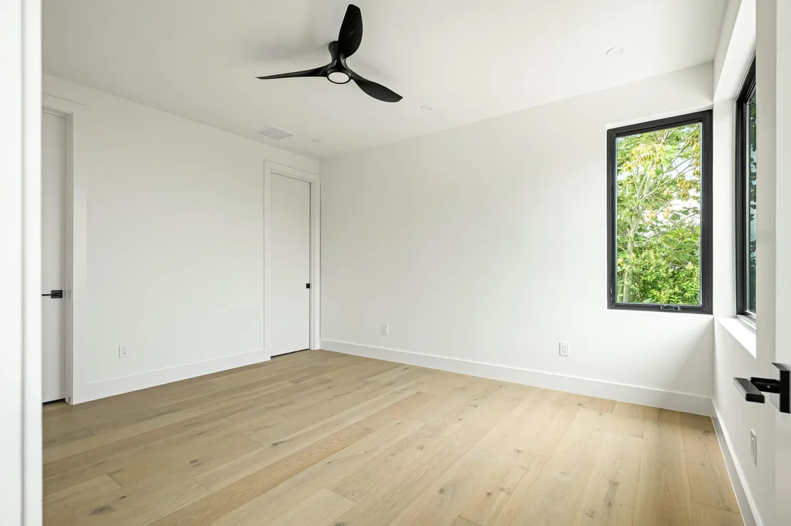 Photo of 1102 Summit ST
