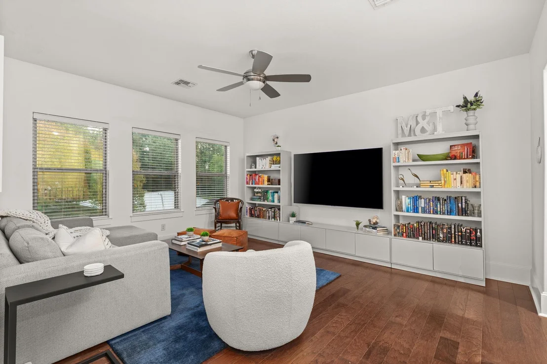 Photo of 2903 Village DR