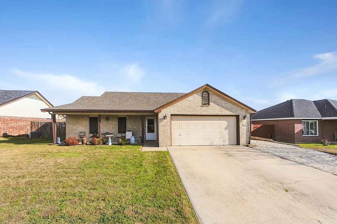 Photo of 2416 Merle DR