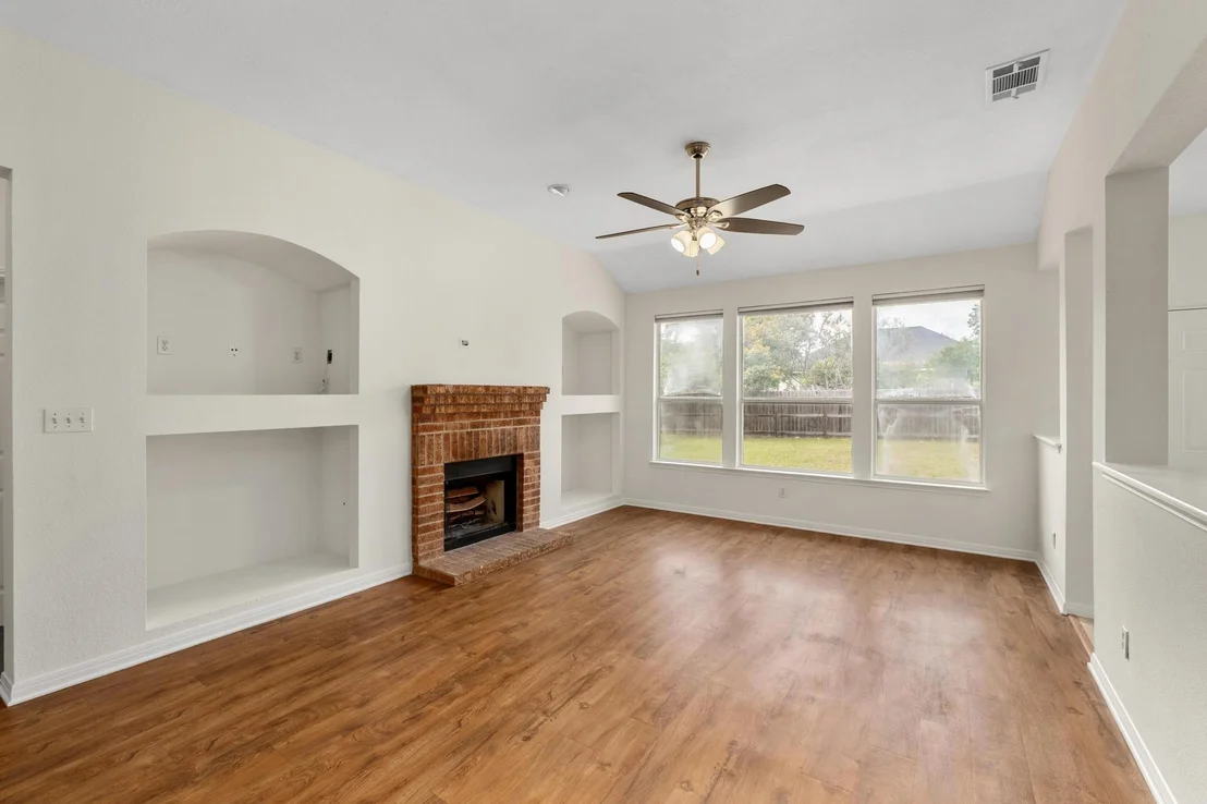Photo of 1105 Woodview DR