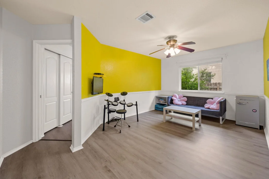 Photo of 3208 Sycamore CV