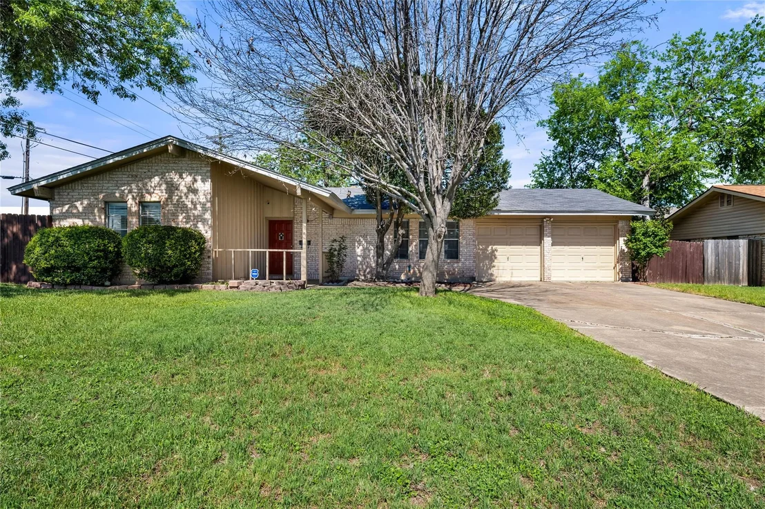 Photo of 8900 Pointer LN