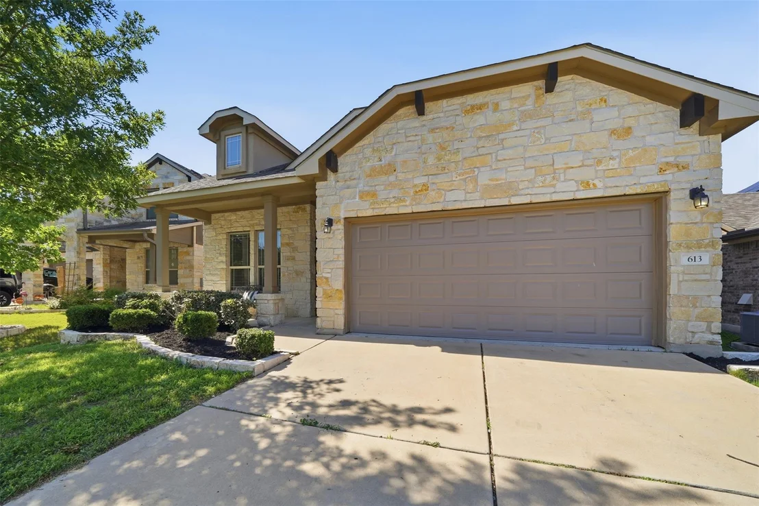 Photo of 613 Longhorn Cavern RD