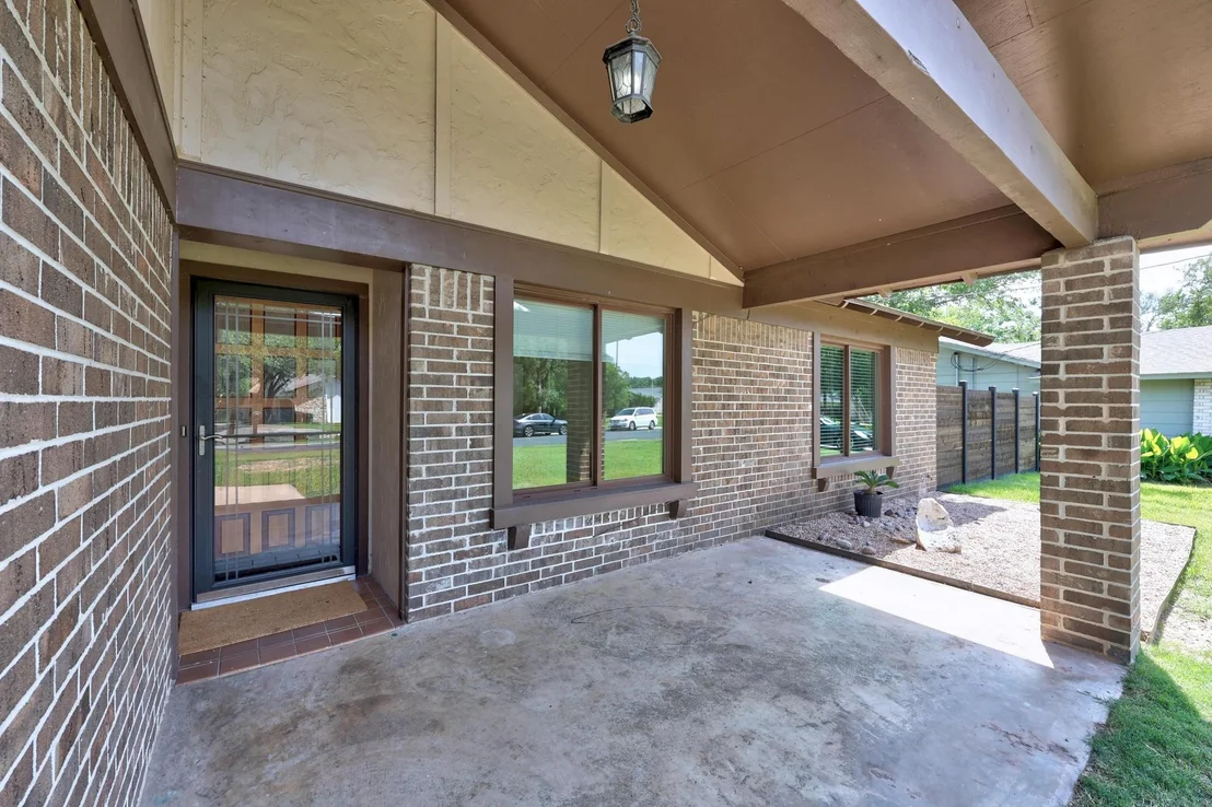 Photo of 1100 Parker CIR