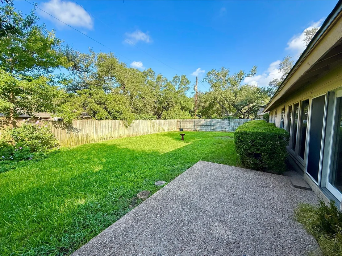 Photo of 11906 Brookwood CIR