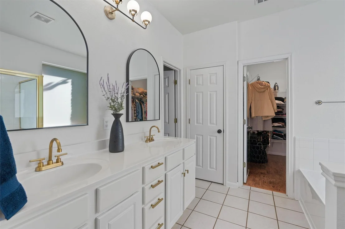 Photo of 902 Lavender CV