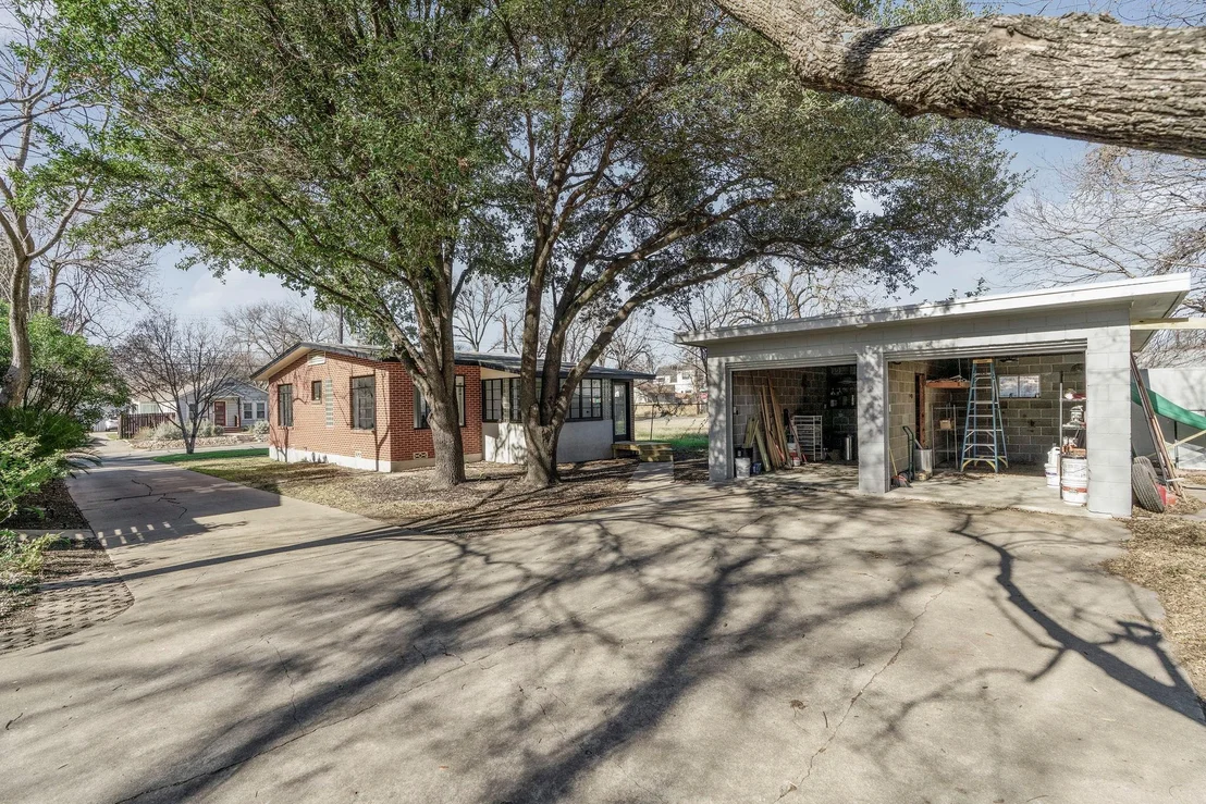 Photo of 5611 Joe Sayers Ave