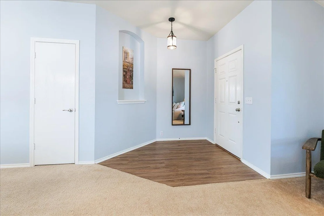 Photo of 15001 Lantern DR