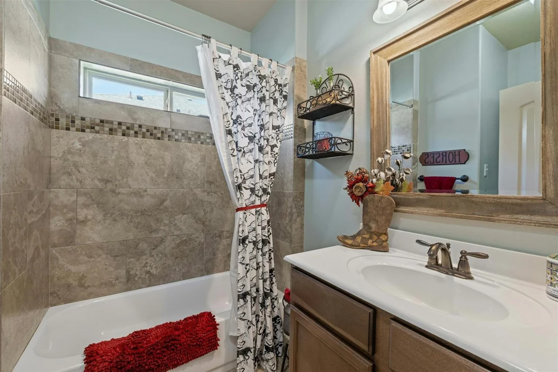Photo of 212 Derek LN