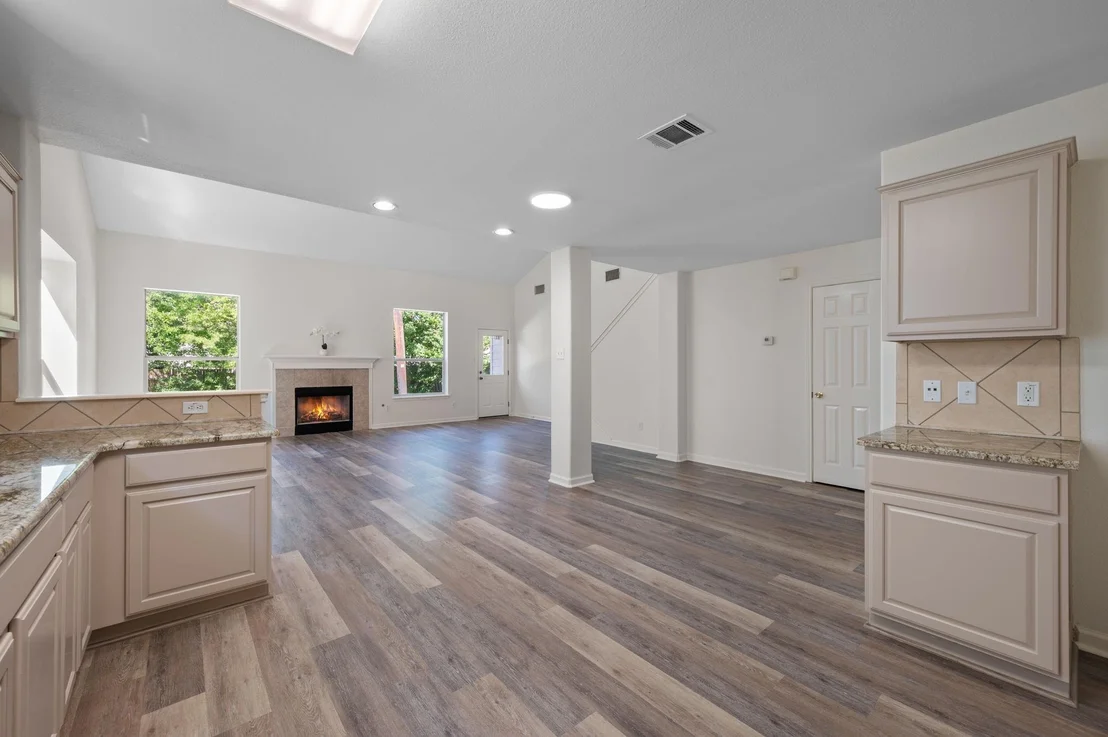 Photo of 1532 Lorson LOOP
