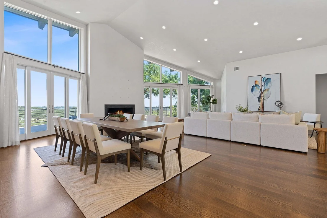 Photo of 10 HEDGE LN