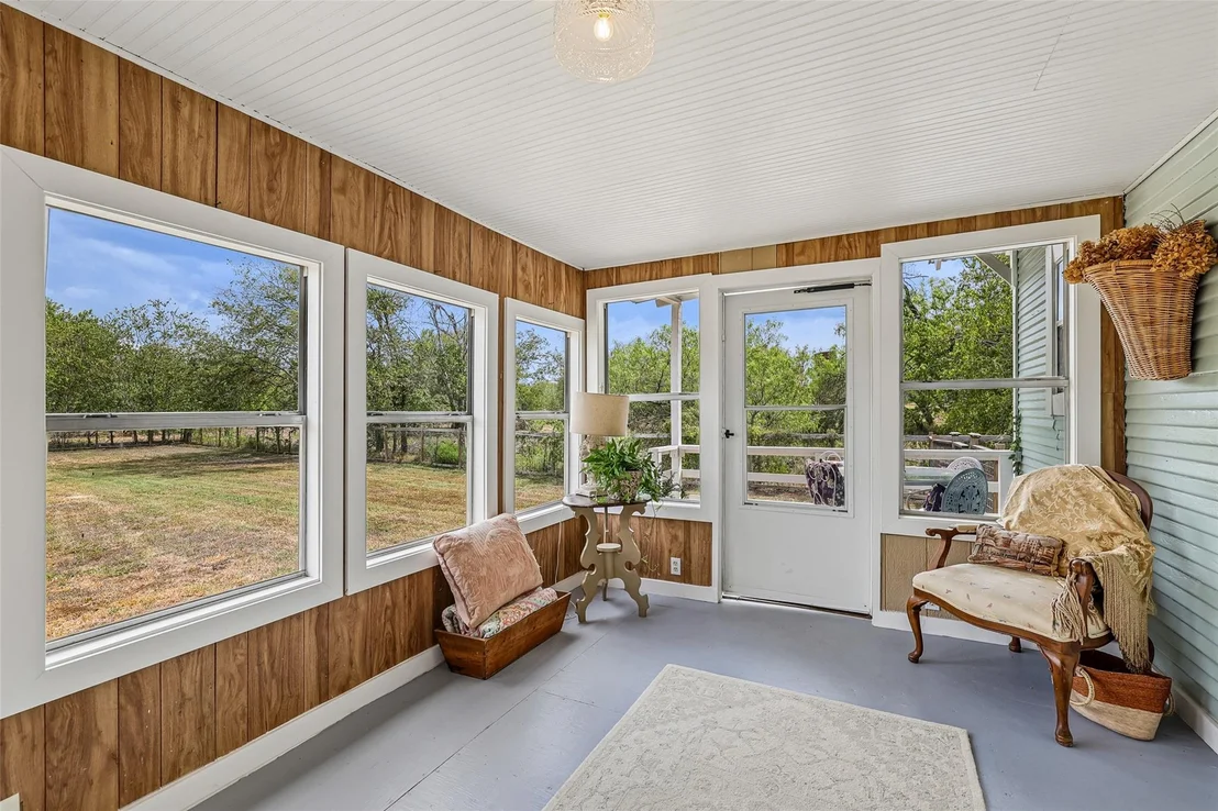 Photo of 372 Old Lockhart RD