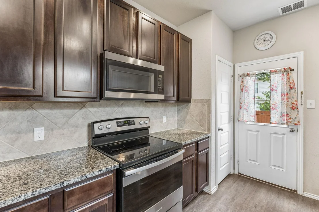 Photo of 9314 Graze BR