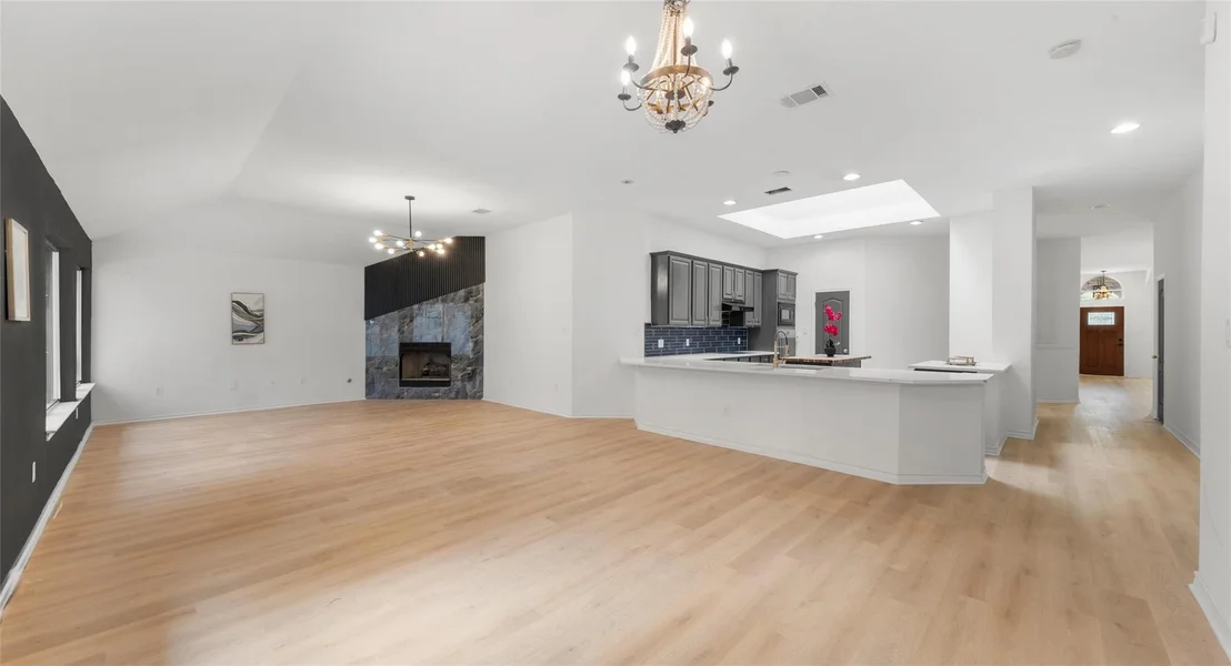 Photo of 2527 Crenshaw DR