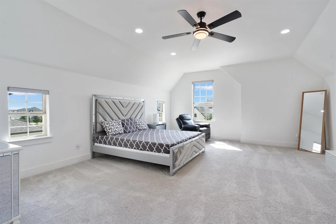 Photo of 4916 Risana BND