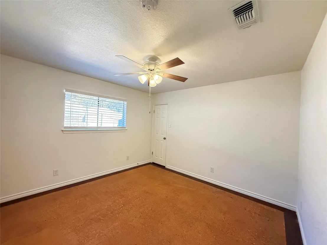 Photo of 2111 Chinaberry CIR