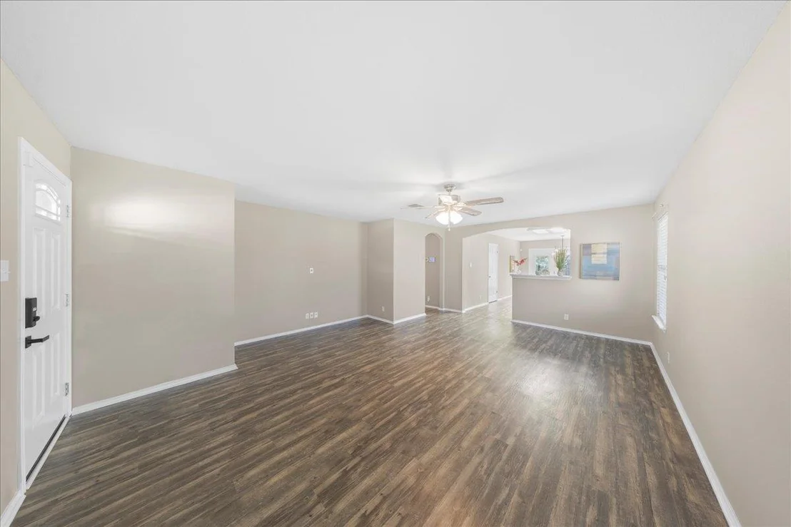 Photo of 202 Ashbury DR