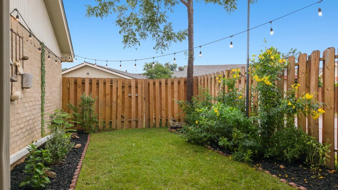 Photo of Unit E at 11127 Pinehurst DR