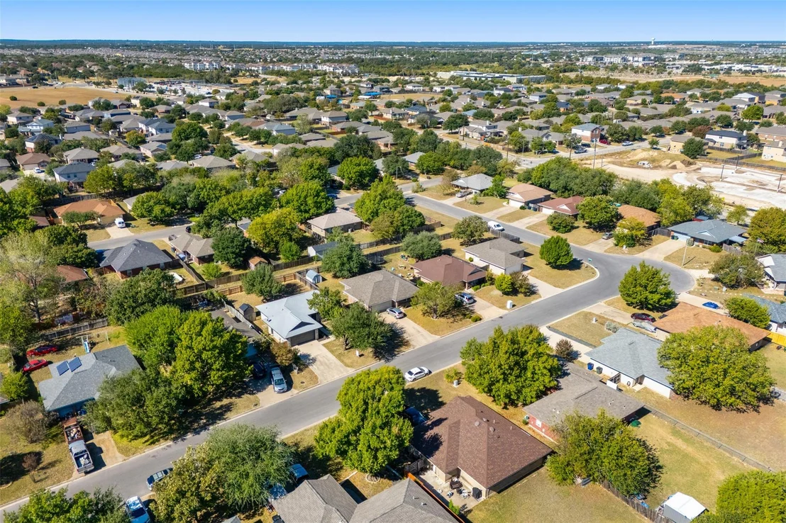 Photo of 419 Bentwood DR