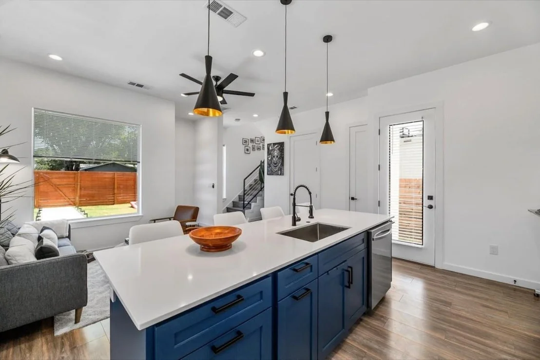 Photo of Unit 1 at 5401 Stuart Cir DR